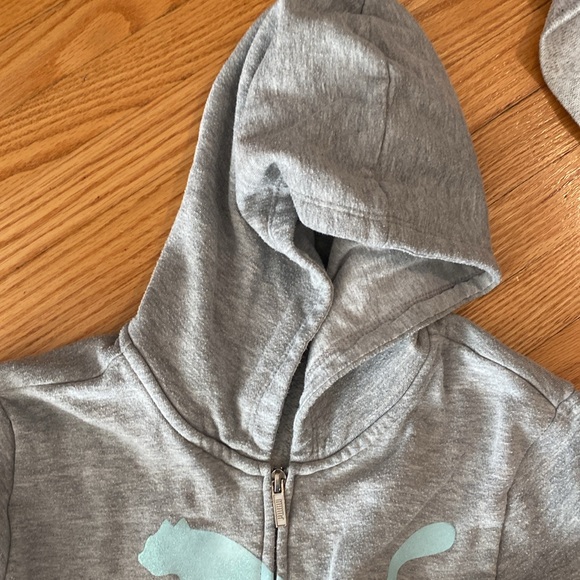 Gray puma zip up sweated size 8-9 - Picture 2 of 7
